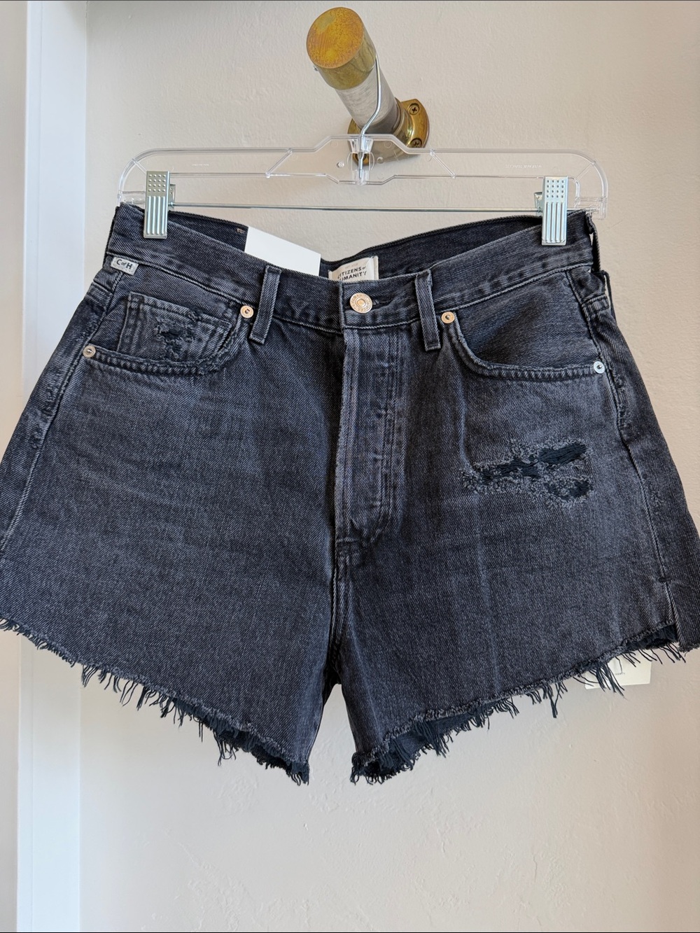 Citizens of Humanity Marlow. High-Rise Black Denim Frayed Hem Shorts. Size 28